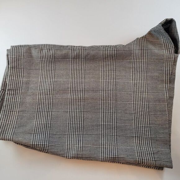 WOMEN"S FOREVER 21 SIDE ZIP CLOSURE SHORT - Picture 10 of 16